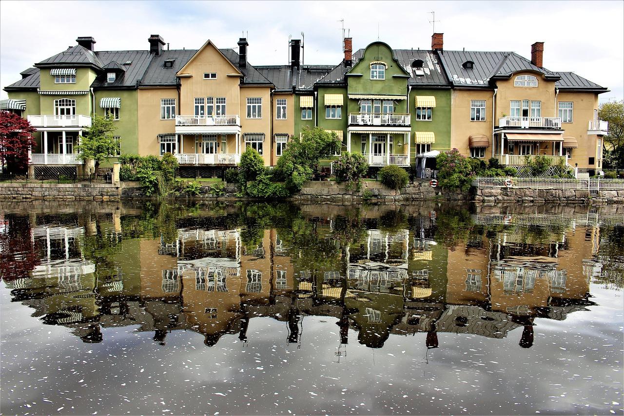 Gathering space that supports workshops and public rights conversations.
